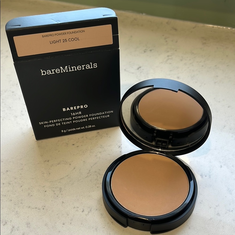 bareMinerals BarePro 16 Hr Powder Foundation: Color Light 25 Cool - Picture 5 of 5